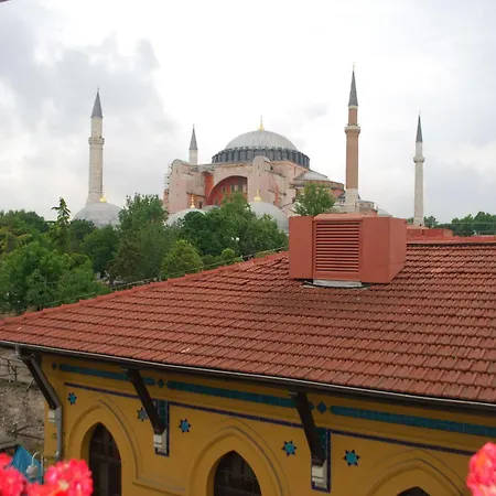 Med Cezir Istanbul